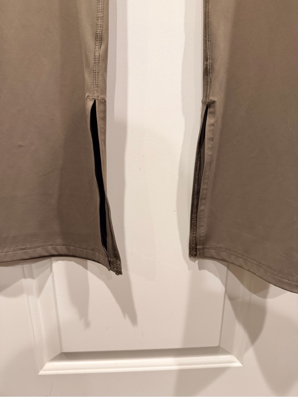 Spiritual Gangster High Rise Flare Yoga Pants Taupe Size L Split Hem - Picture 3 of 5